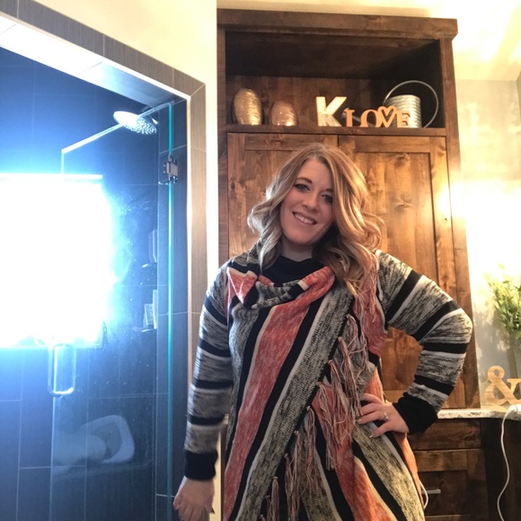 Orange red and black cardigan! - Picture 2 of 6